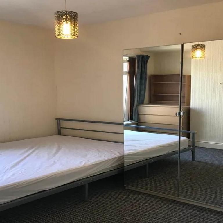 5 bedroom house to rent - Photo 1