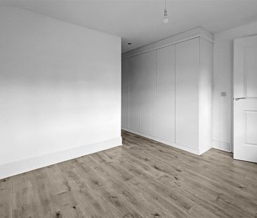 4 bedroom detached house to rent - Photo 2