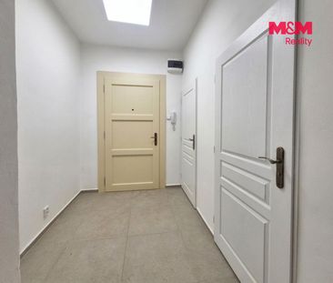 Pronájem bytu 2+kk 48 m², Bulharská 996, Praha Vršovice - Photo 1