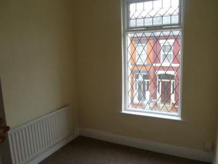 3 bedroom terraced house to rent - Photo 3