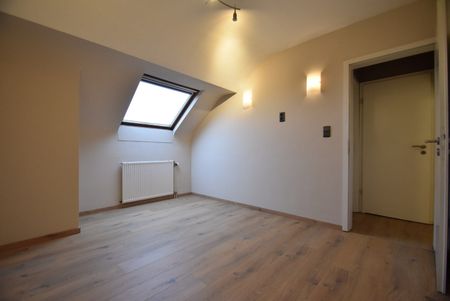 Verzorgd en opgefrist appartement met 2 slaapkamers en terrasje. - Photo 3