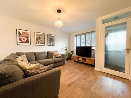 2 bed flat to rent in Broadlands Court, Wokingham Road, Bracknell, Berkshire, RG42 1PJ - Photo 2