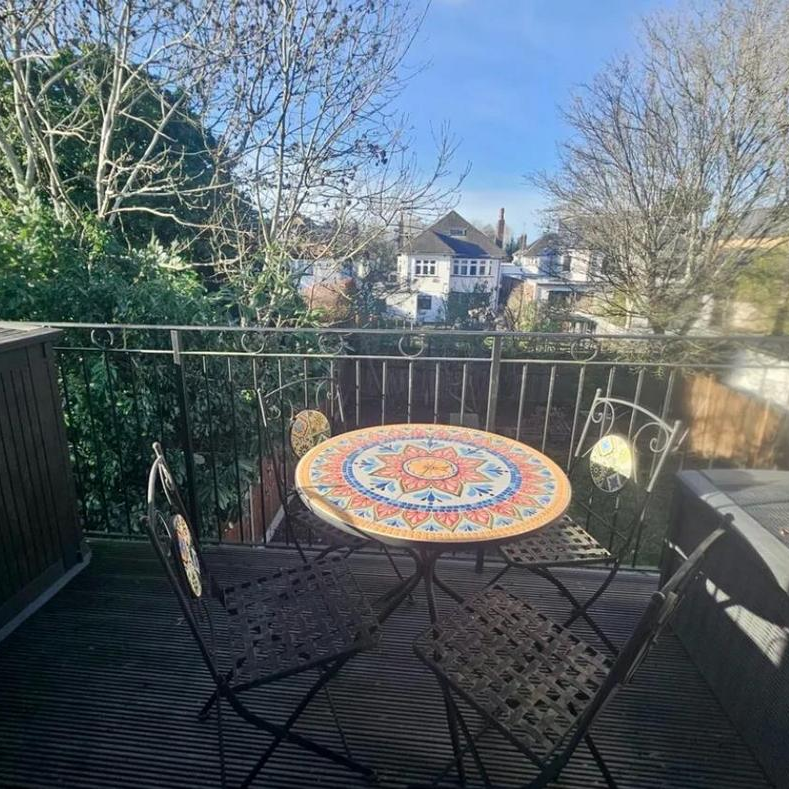 3 bedroom flat to rent - Photo 1