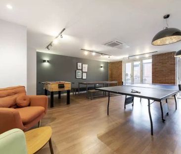 Studio Silver - Photo 6