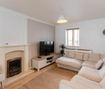 Manor Farm Close, Haverhill - Photo 1