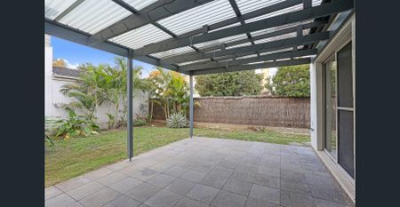 Expansive Family Entertainer in Sought-after Location - Photo 2