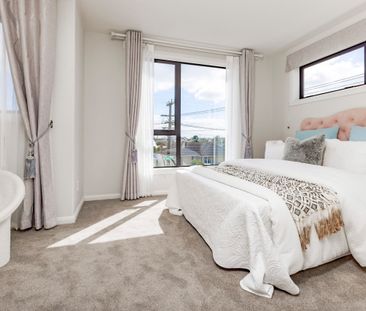 Modern Three Bedroom Family Living In Otara - Photo 4