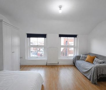 Room in a Shared House, Court St, E1 - Photo 3