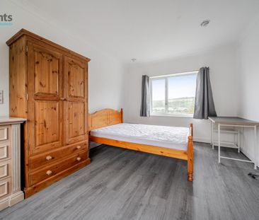 4 bedroom semi-detached house to rent - Photo 3