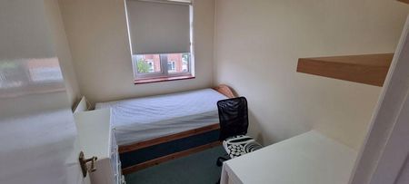 3 bedroom semi-detached house to rent - Photo 5