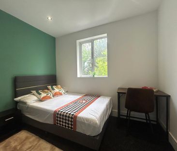 Canterbury Road, Guildford, Surrey, GU2 9TF - Photo 2