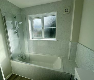 2 bedroom semi-detached house to rent - Photo 4