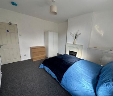 4 bedroom house of multiple occupation to rent - Photo 2