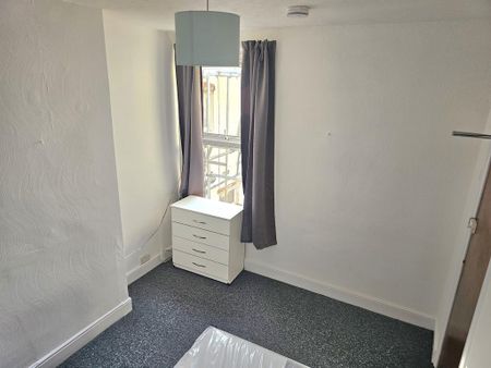 6 bedroom house of multiple occupation to rent - Photo 4