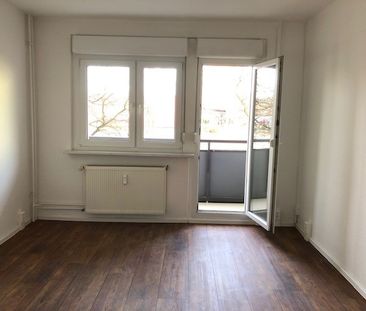 Single-Wohnung mit Balkon im EG - Photo 1