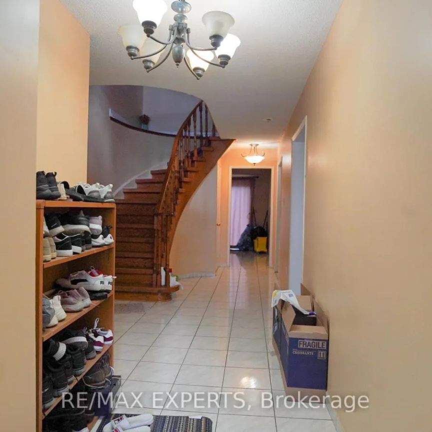 16 DUGGAN DRIVE - Photo 1