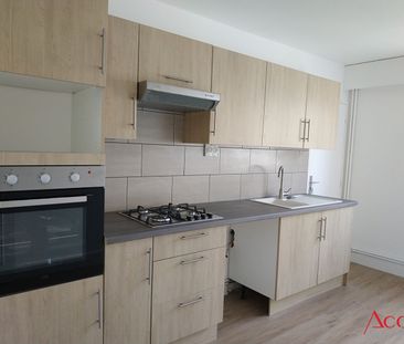 Location Appartement 3 pièces 75m² - Photo 2