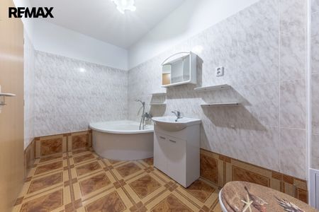 Pronájem bytu 4+1 v osobním vlastnictví 118 m², Líbeznice - Photo 2