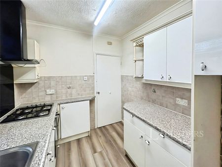 3 bedroom bungalow to rent Roman Road, Luton, Bedfordshire, LU4 - Photo 4