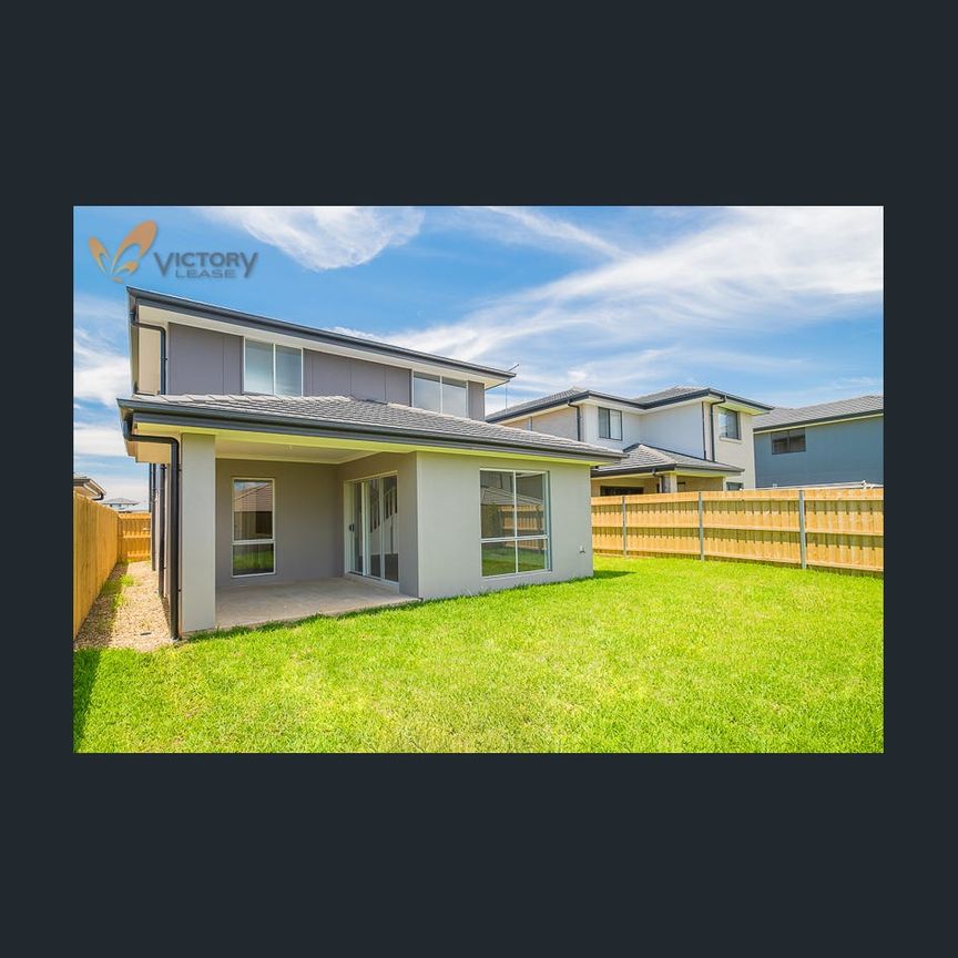 Park facing 4 bedroom house for rent in Schofields - Photo 1