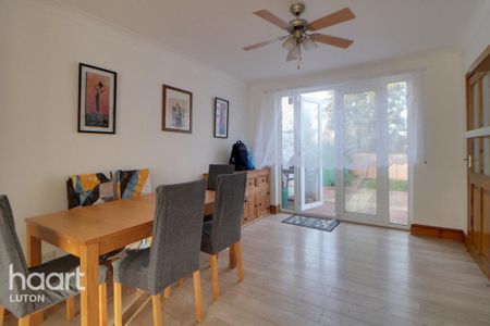 3 bedroom semi-detached house to rent - Photo 2