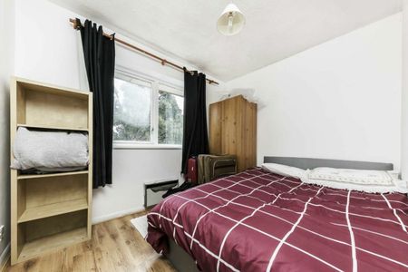 Maplehurst Close - Photo 5