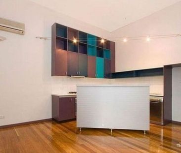 Stylish Inner-City Living in Historic McWhirters â 1 Bed + Study - Photo 2