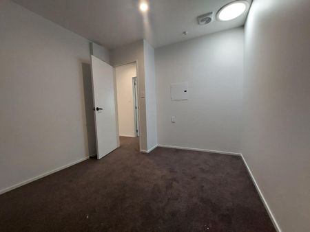 Modern Family Home - Photo 3