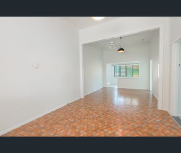 1/119 Eyre Street, North Ward, Qld 4810 - Photo 5
