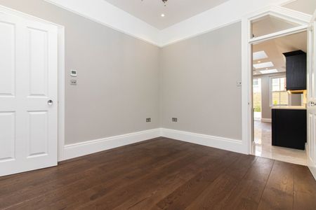 5 Bed Terraced House, Lower Mortlake Road, TW9 - Photo 5