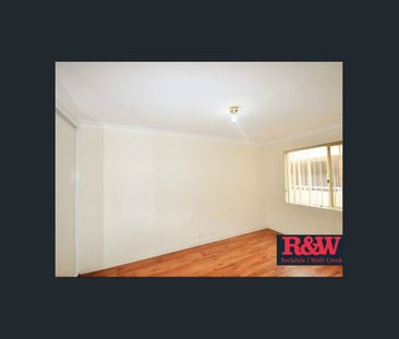 Inviting 2 Bedroom Apartment in Great Location - Photo 2