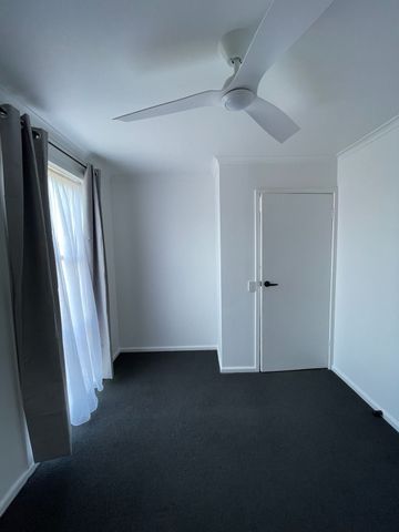 Modern Comfort and Easy Living with Gardener Included - Photo 2