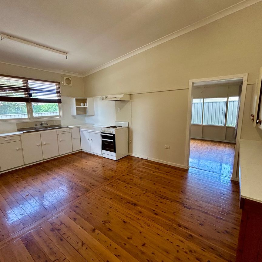 FAMILY HOME IN THE HEART OF TORONTO - Photo 1