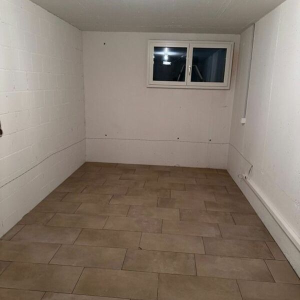 High-quality storage/hobby room with window and electricity connection - Photo 1