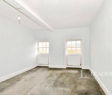 4 bedroom flat to rent - Photo 4