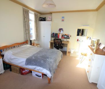 4 bedroom terraced house to rent - Photo 5