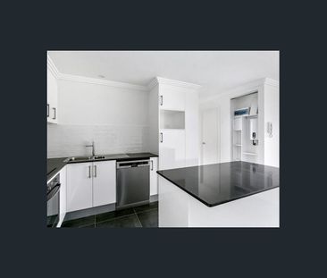 Modern Two Bedroom Unit - Photo 4