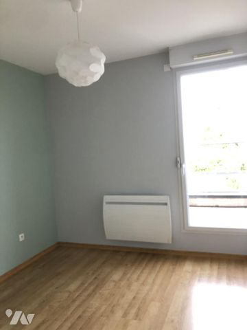 A LOUER VERTOU CENTRE MAGNIFIQUE APPARTEMENT T5 - GARAGE DOUBLE ET PARKING EXTERIEUR - Photo 5