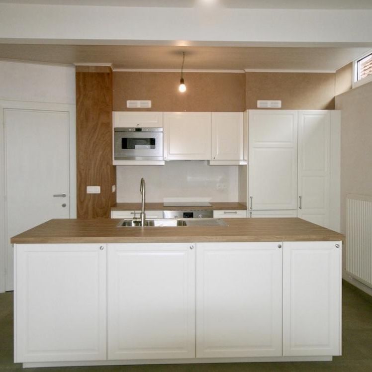 Woning met 4 slpk, tuin met terras en garage voor 1.175 EUR/mnd - Photo 1