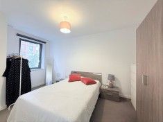 1 bed Apartment for Rent - Photo 5