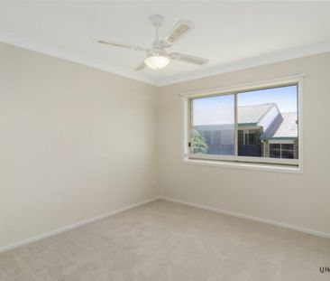 Top-Floor Apartment in Popular Rolan Court � Just a Short Stroll to... - Photo 3