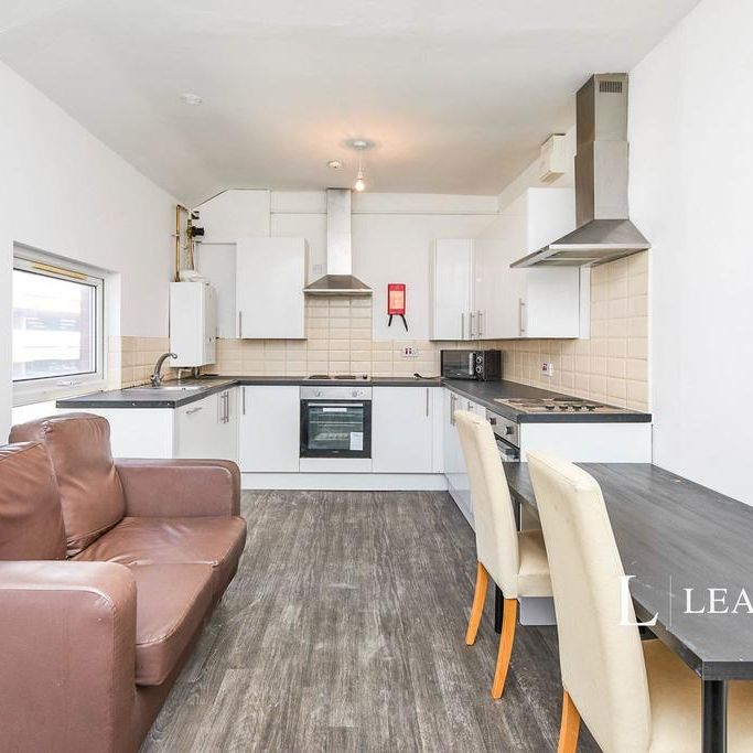 1 bedroom in a house share to rent - Photo 1