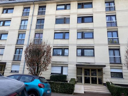 APPARTEMENT 4 PIECES RIVE DROITE 88.06.M2 - Photo 2