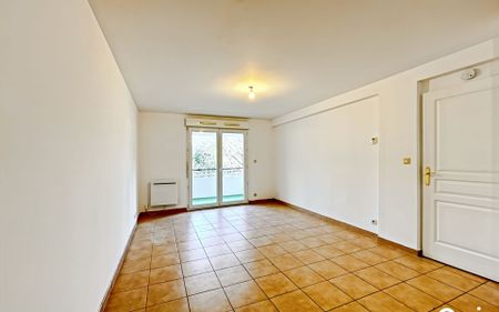 Appartement à louer 2 pièces • Hennebont - Photo 2