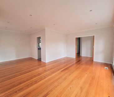 Charming Family Home - Photo 4