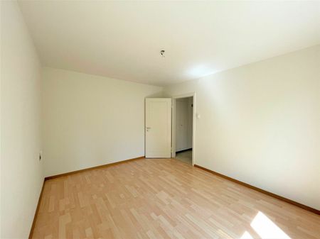 Preiswerte Wohnung mit Balkon an perfekter Lage in St. Gallen - Photo 2