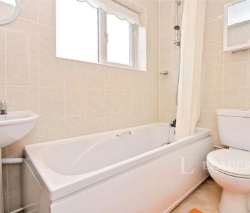 2 bedroom semi-detached house to rent - Photo 5