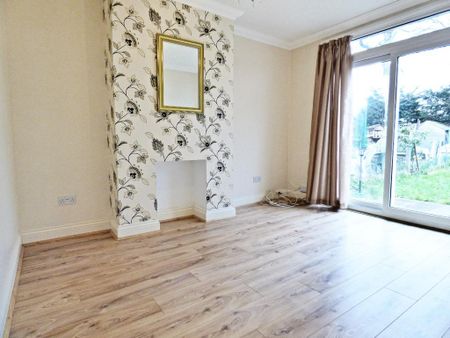 2 bedroom ground floor maisonette to rent - Photo 2