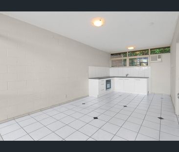 1 Bedroom Unit, 4 Minutes from Shopping Center - Photo 1