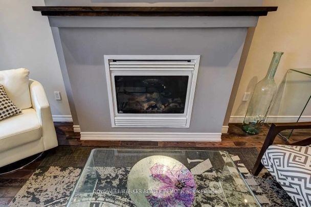 Condo Townhouse For Lease | W9256185 - Photo 1